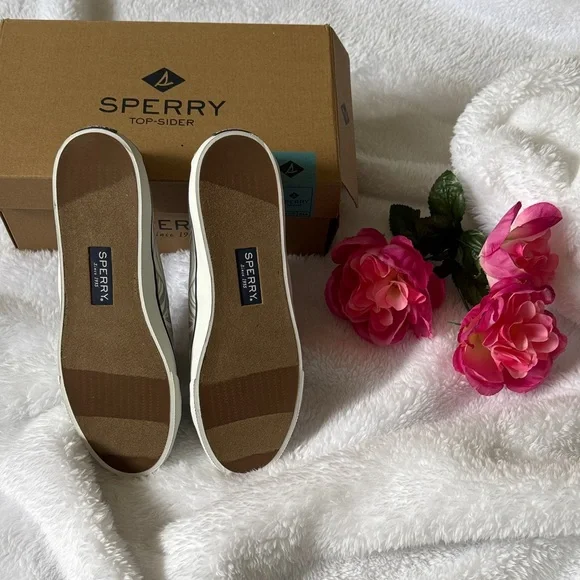 Sperry Women's Leaf Print Canvas Sneakers - White and Gray NEW - Picture 3 of 6